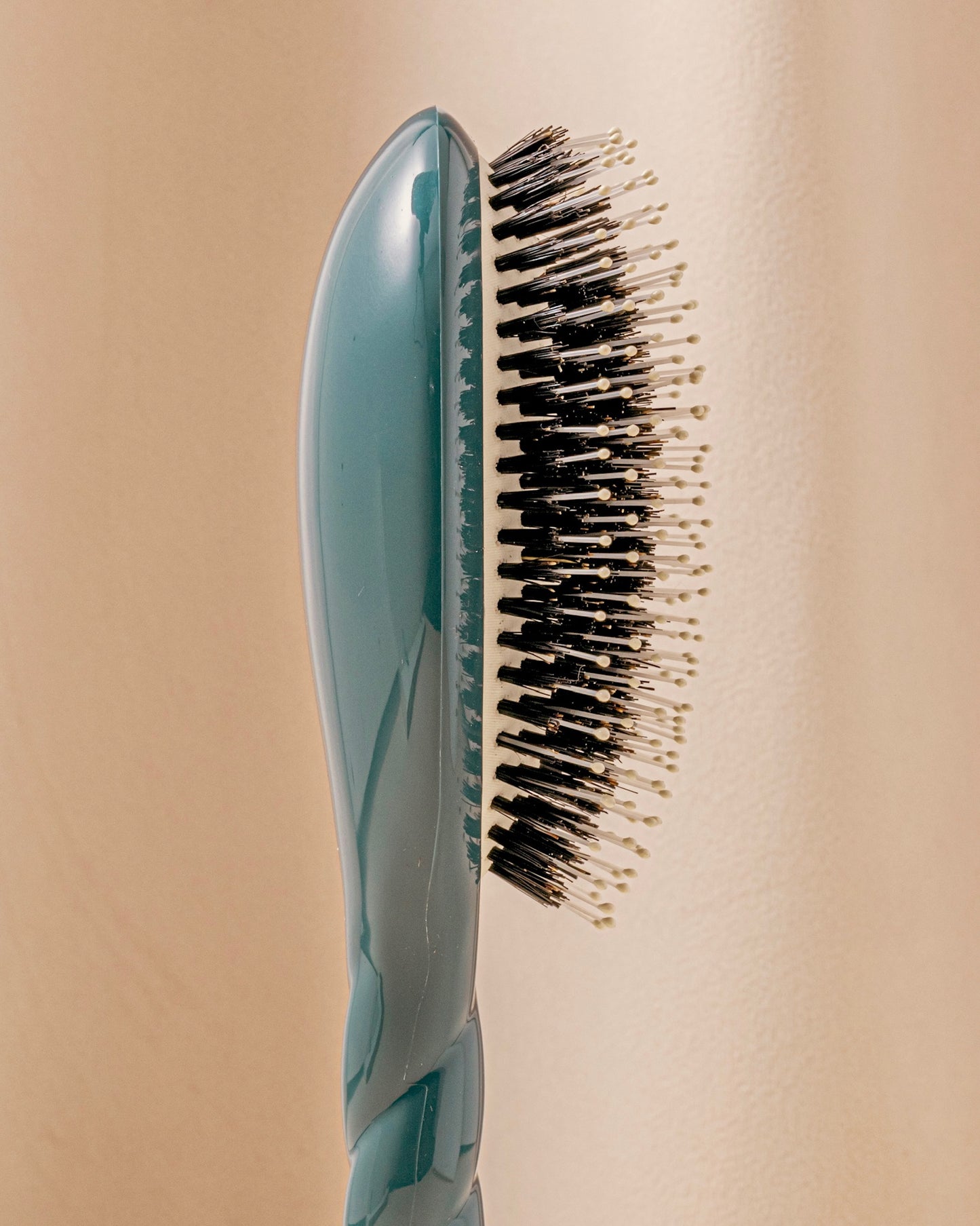 N.03 La Brosse Cuir Chevelu Sensible l'Indispensable Douceur Bleu Encre