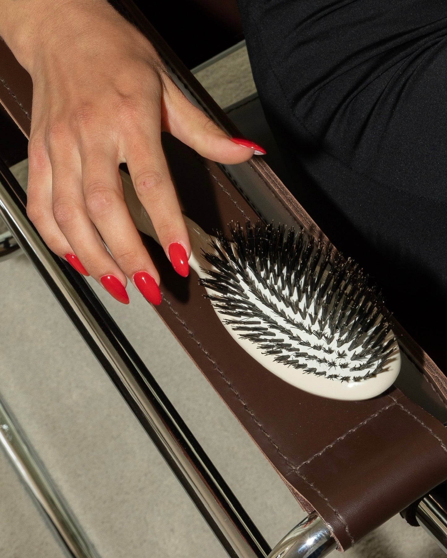 N.01 The Shine & Care Hair Brush THE UNIVERSAL Creamy White