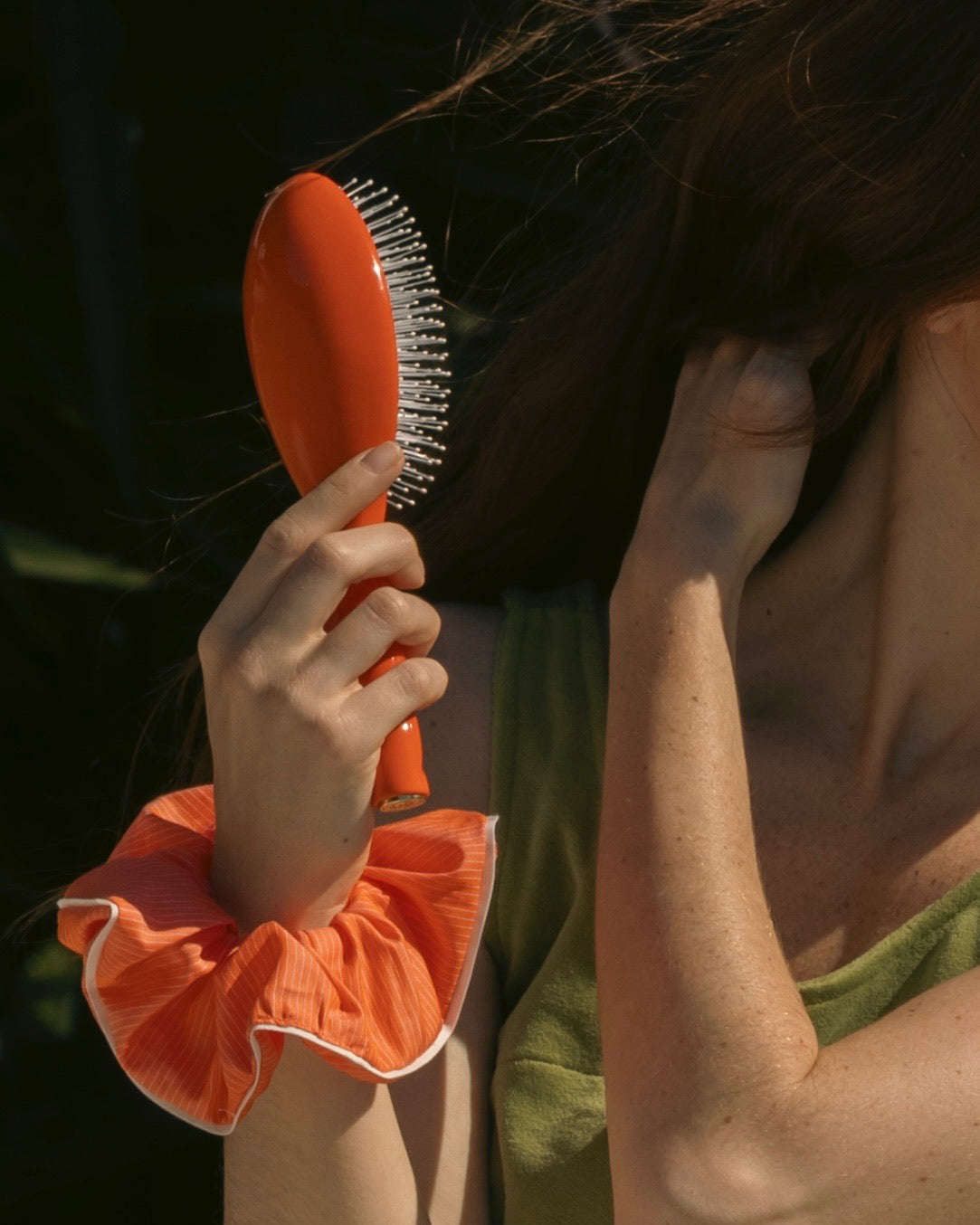 Édition Limitée N.04 La Brosse Démêlante & Massante La Miracle Orange Seventies