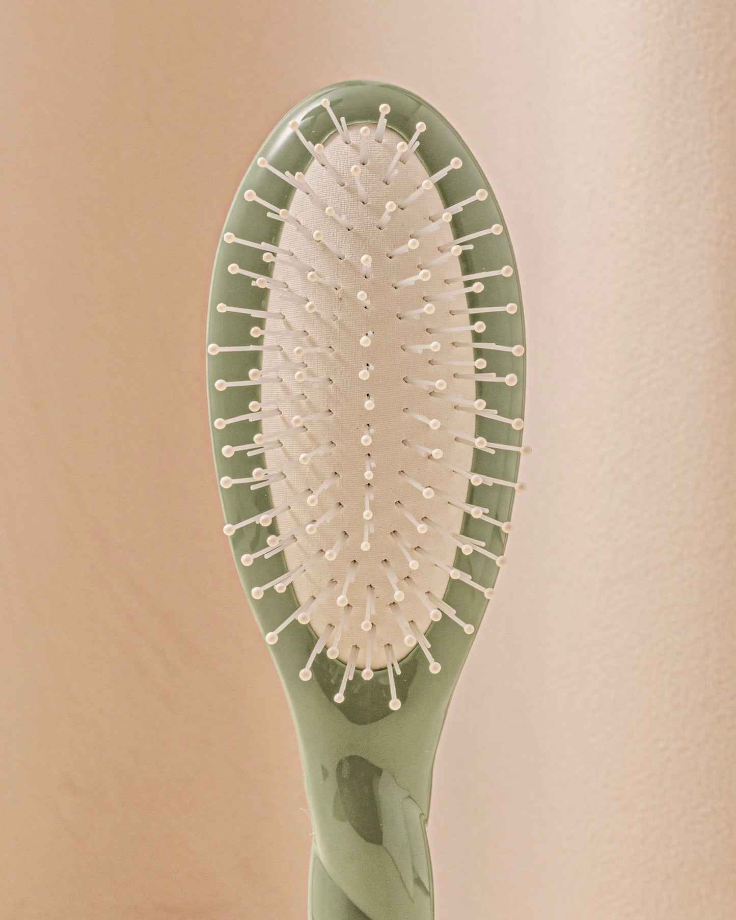 N.04 La Petite Brosse Démêlante & Massante La Miracle Vert Amande