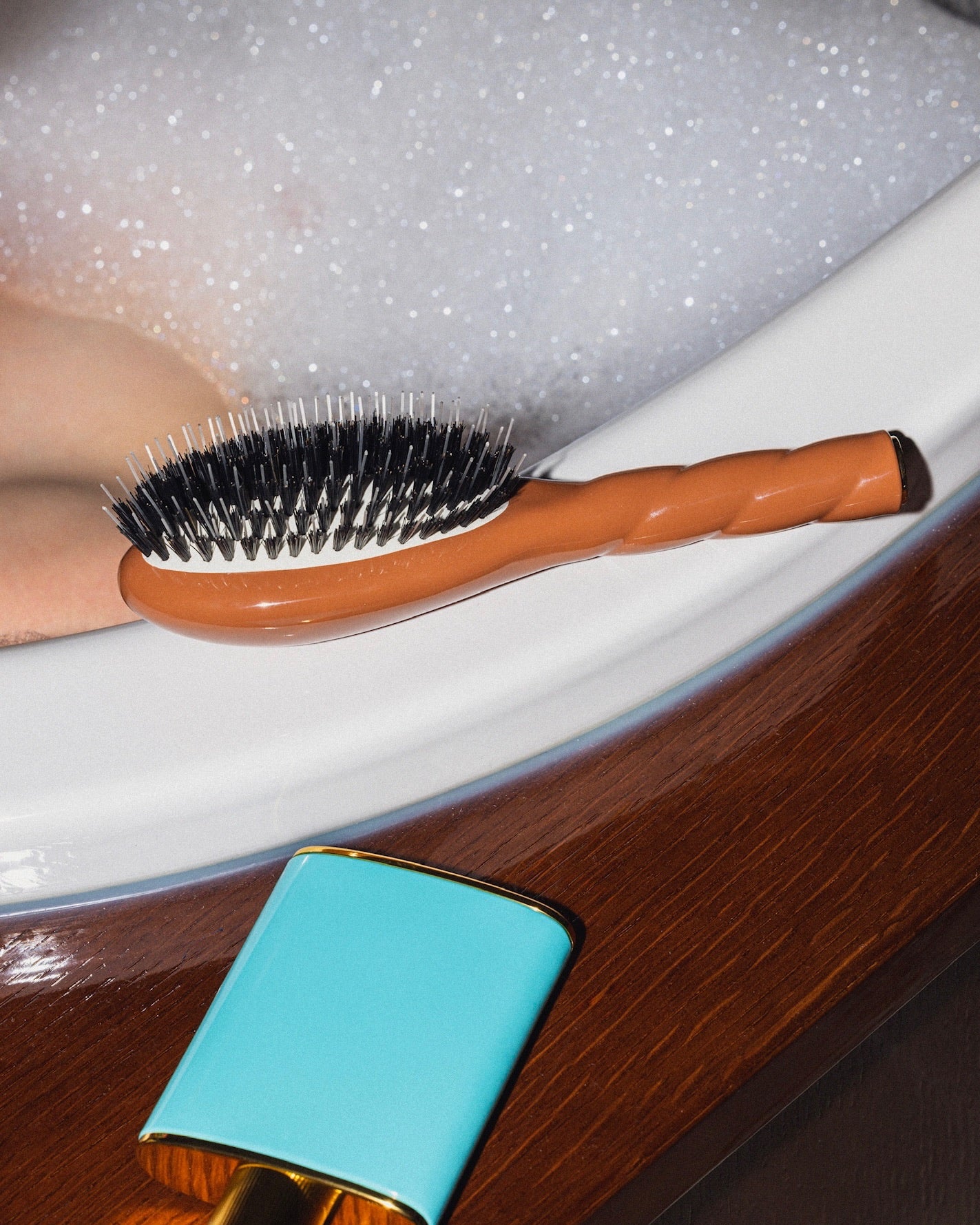 N.02 The Care & Detangling Hair Brush THE ESSENTIAL Terracotta