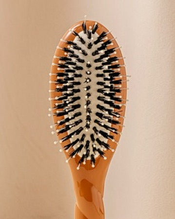 N.03 La Petite Brosse Cuir Chevelu Sensible l'Indispensable Douceur Terracotta