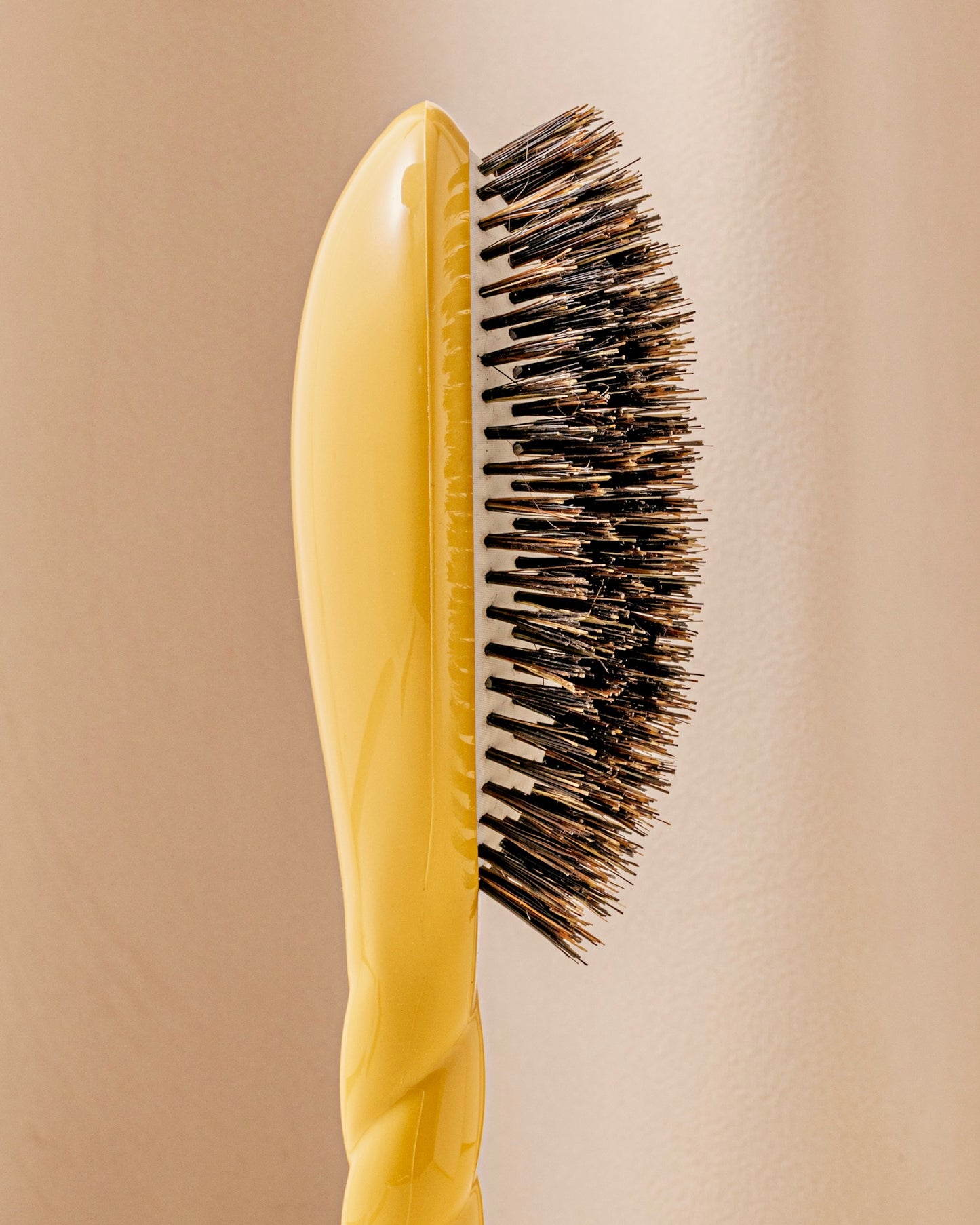 N.01 La Brosse Brillance & Soin l'Universelle Jaune Safran