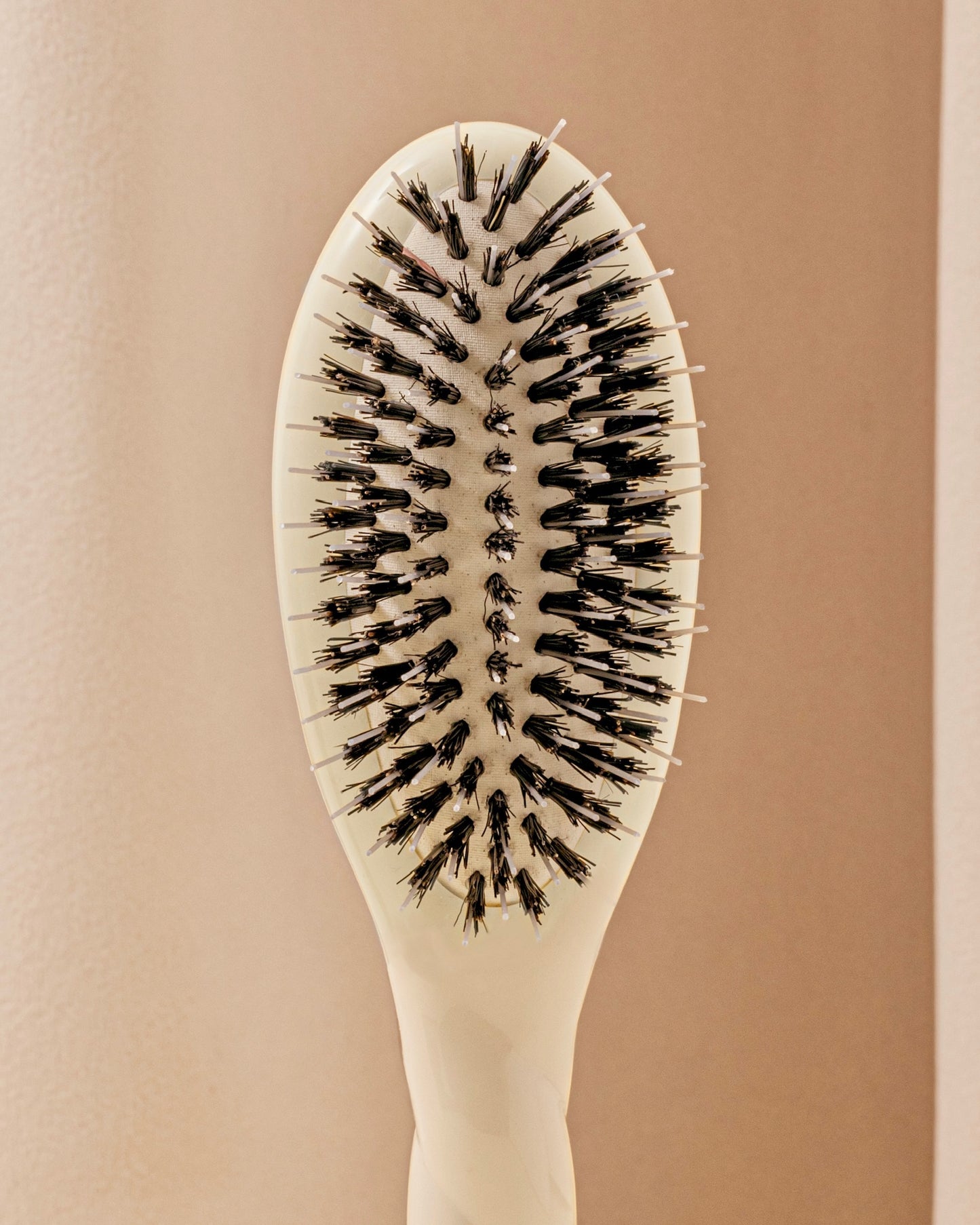 N.02 La Petite Brosse Démêlante & Soin l'Indispensable Blanc Crème