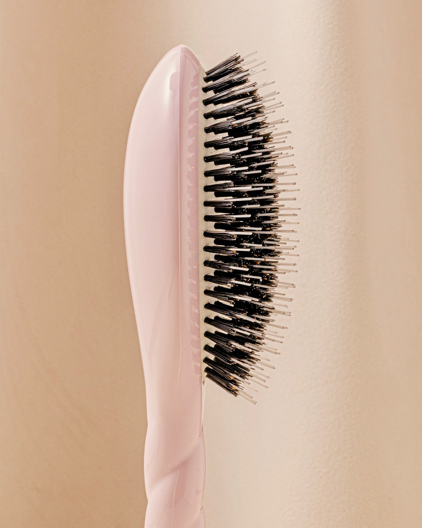 N.02 La Brosse Démêlante & Soin l'Indispensable Rose Lilas