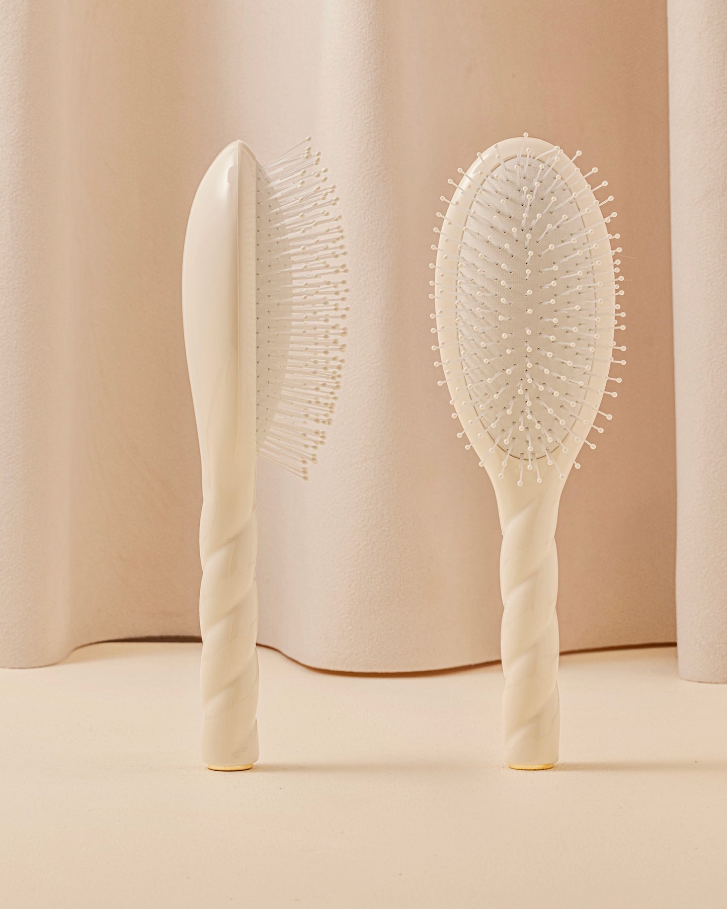N.04 La Brosse Démêlante & Massante La Miracle Blanc Crème