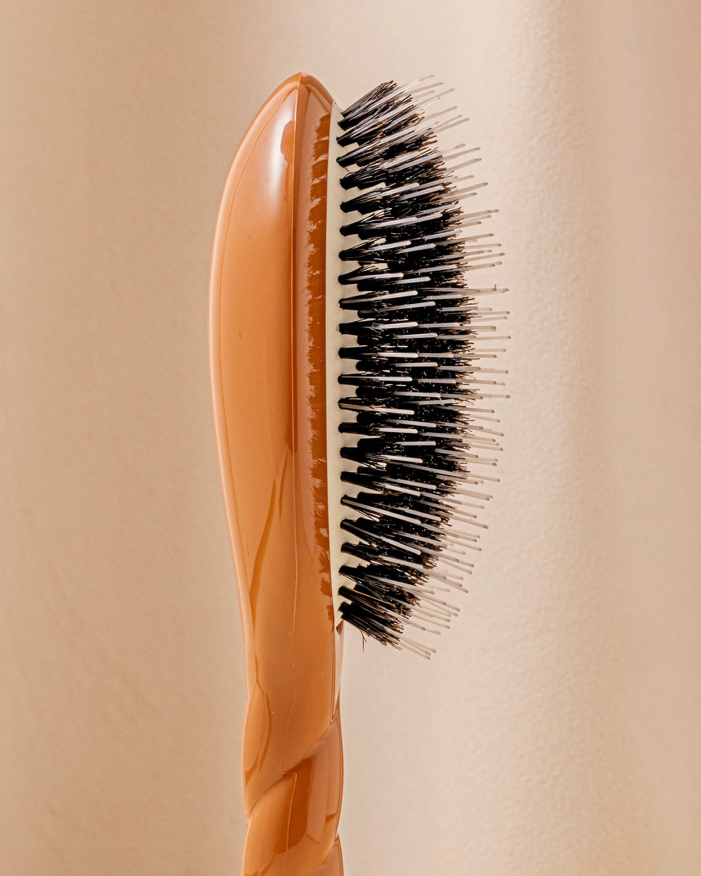 N.02 The Care & Detangling Hair Brush THE ESSENTIAL Terracotta