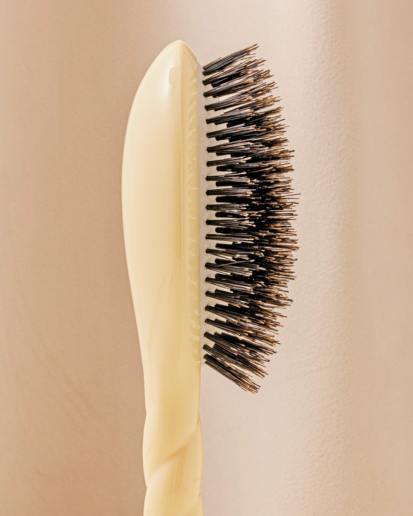 N.01 The Shine & Care Hair Brush THE UNIVERSAL Ivory Care