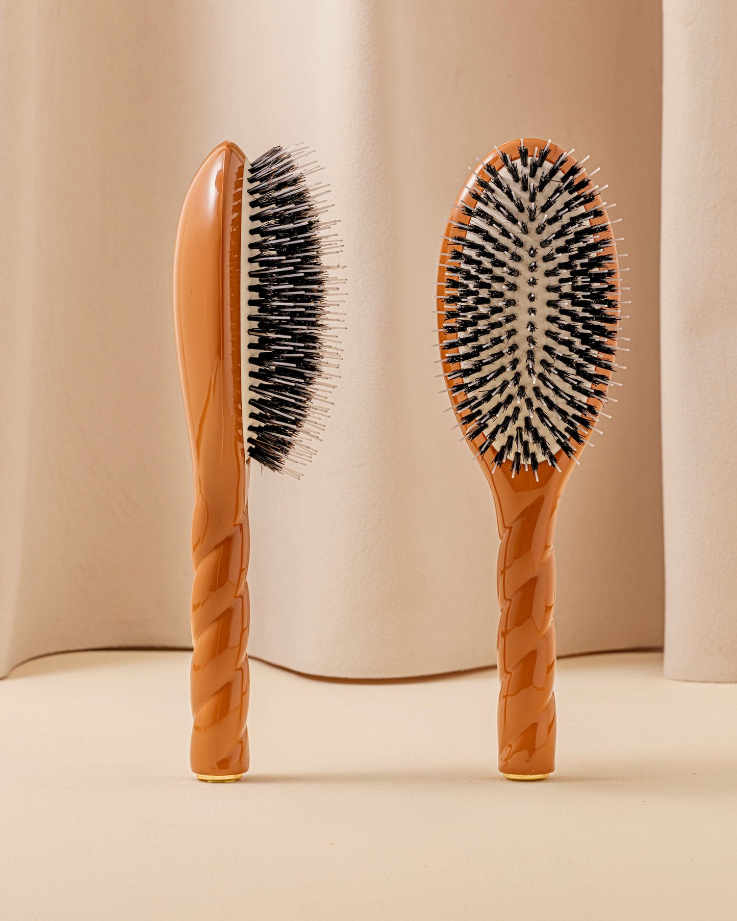 N.02 The Care & Detangling Hair Brush THE ESSENTIAL Terracotta