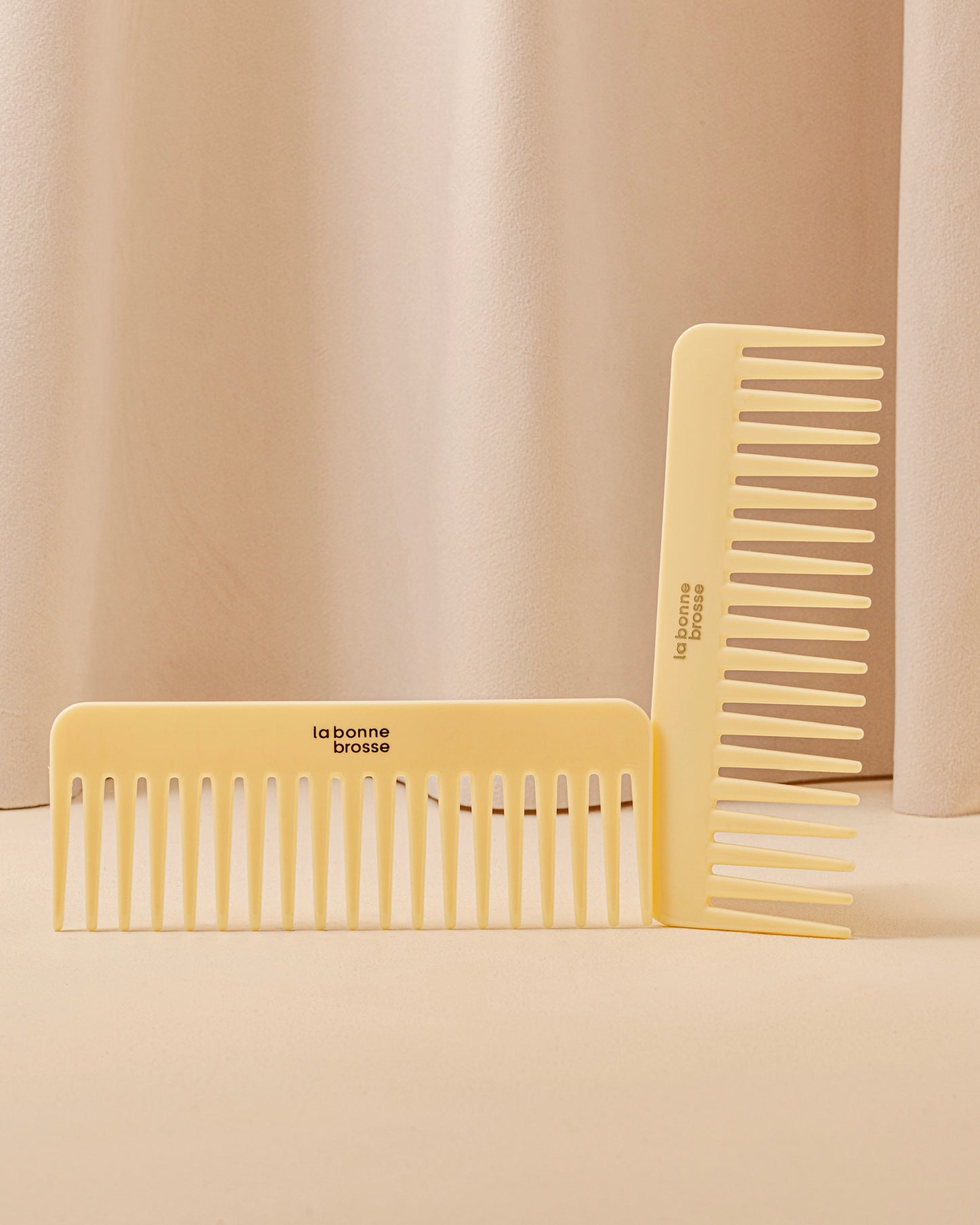 The Large Detangling Comb in Acetate Ivory Cair