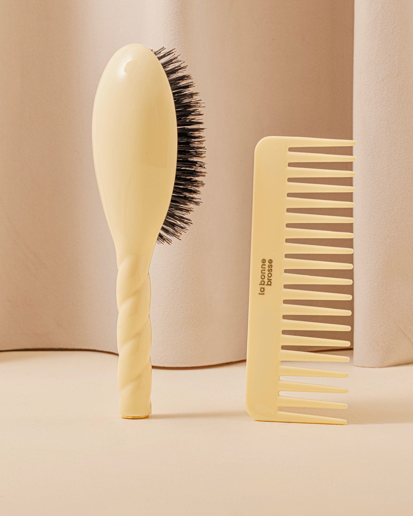 The Large Detangling Comb in Acetate Ivory Cair