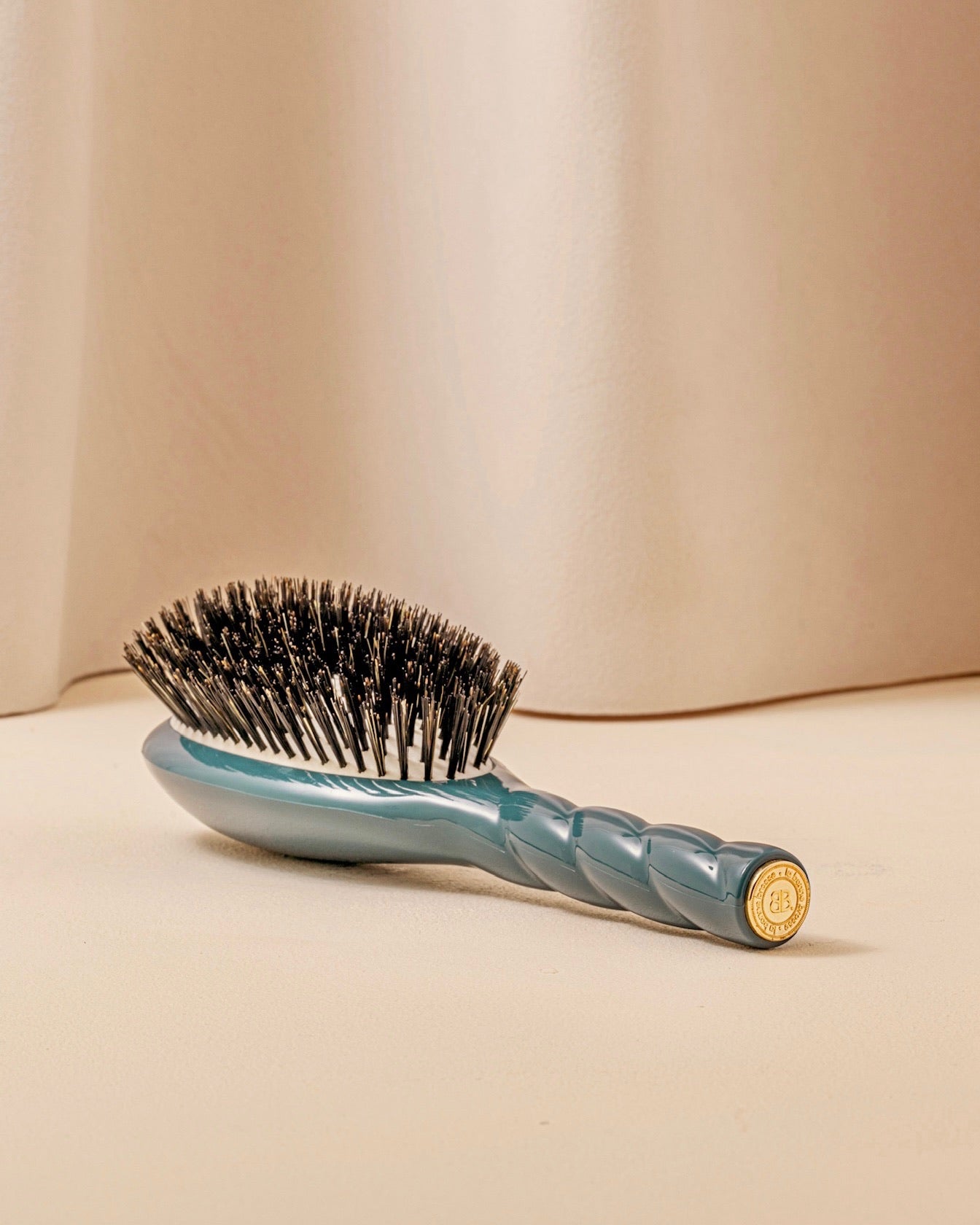 N.01 The Shine & Care Hair Brush THE UNIVERSAL Blue