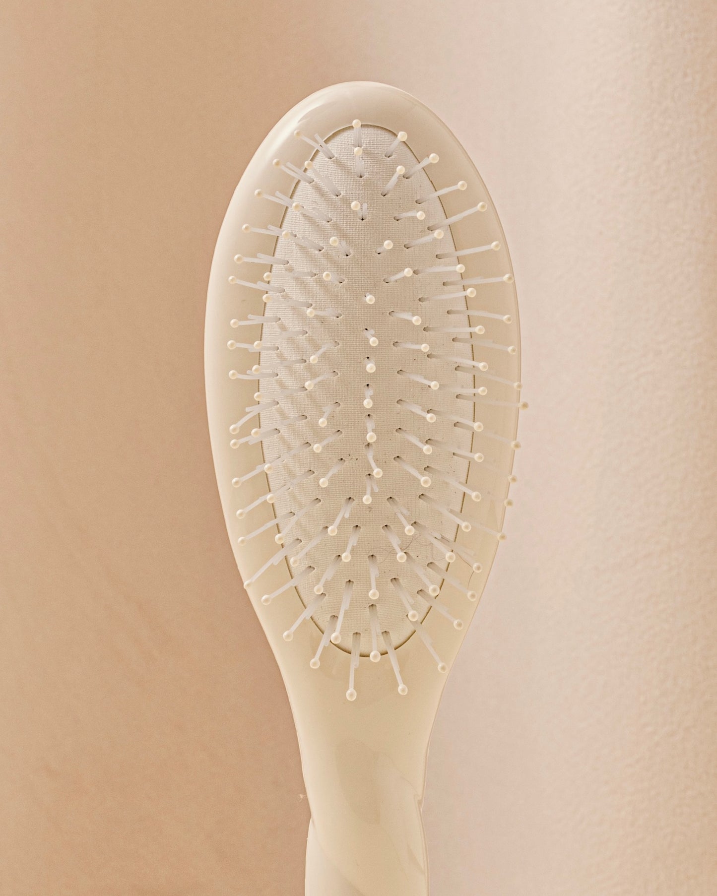 N.04 La Petite Brosse Démêlante & Massante La Miracle Blanc Crème