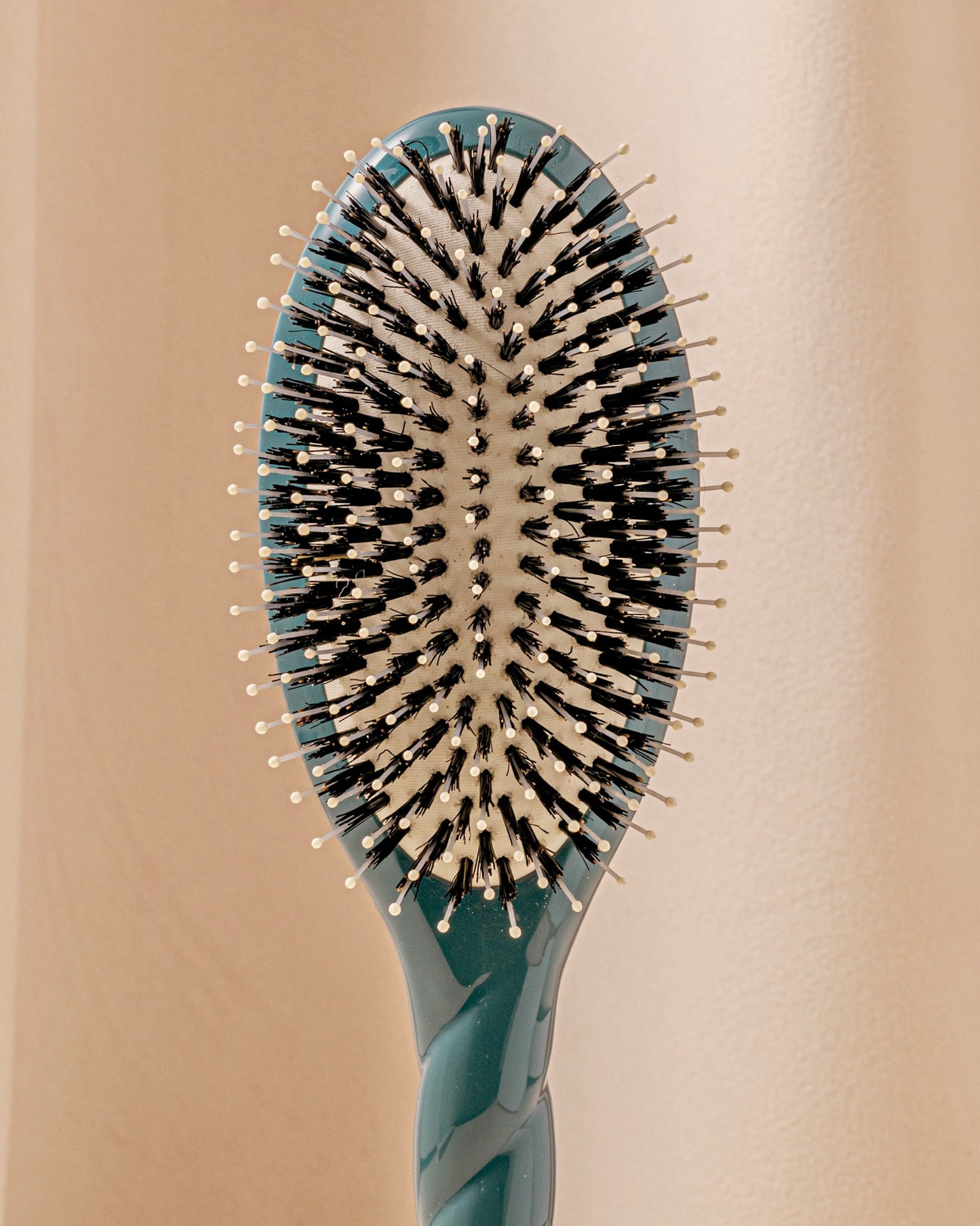 N.03 La Brosse Cuir Chevelu Sensible l'Indispensable Douceur Bleu Encre