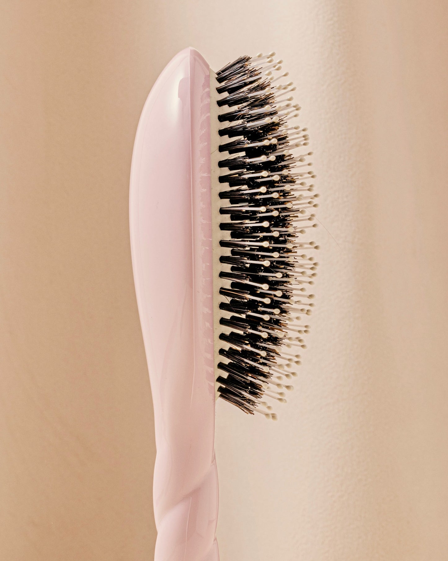 N.03 The Gentle Scalp Care Hair Brush THE ESSENTIAL SOFTNESS Pink