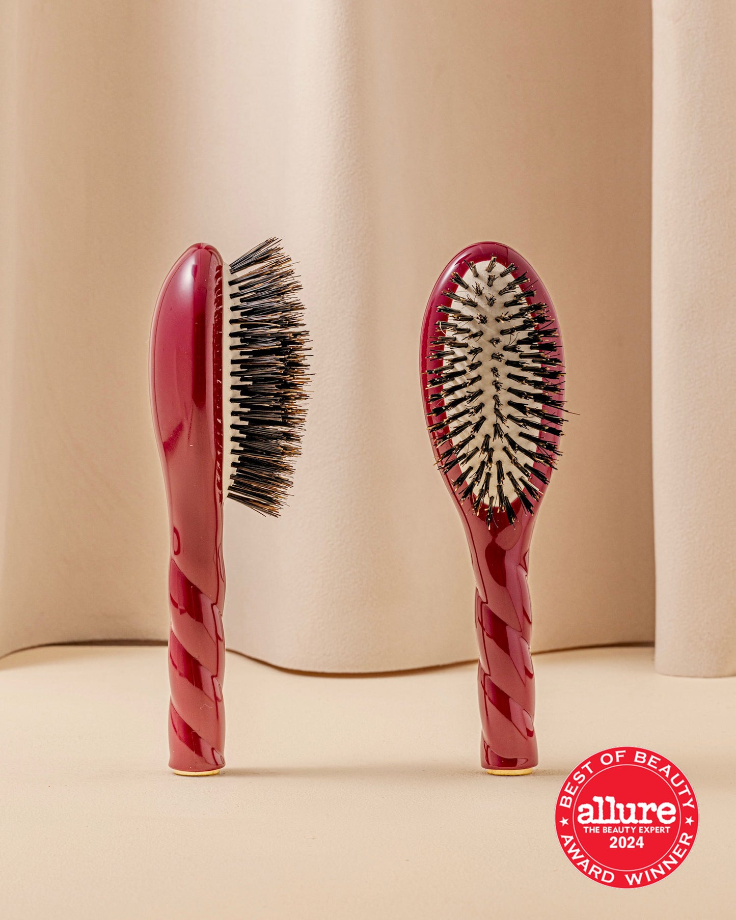 N.01 The Small Shine & Care Hair Brush THE UNIVERSAL Cherry Red