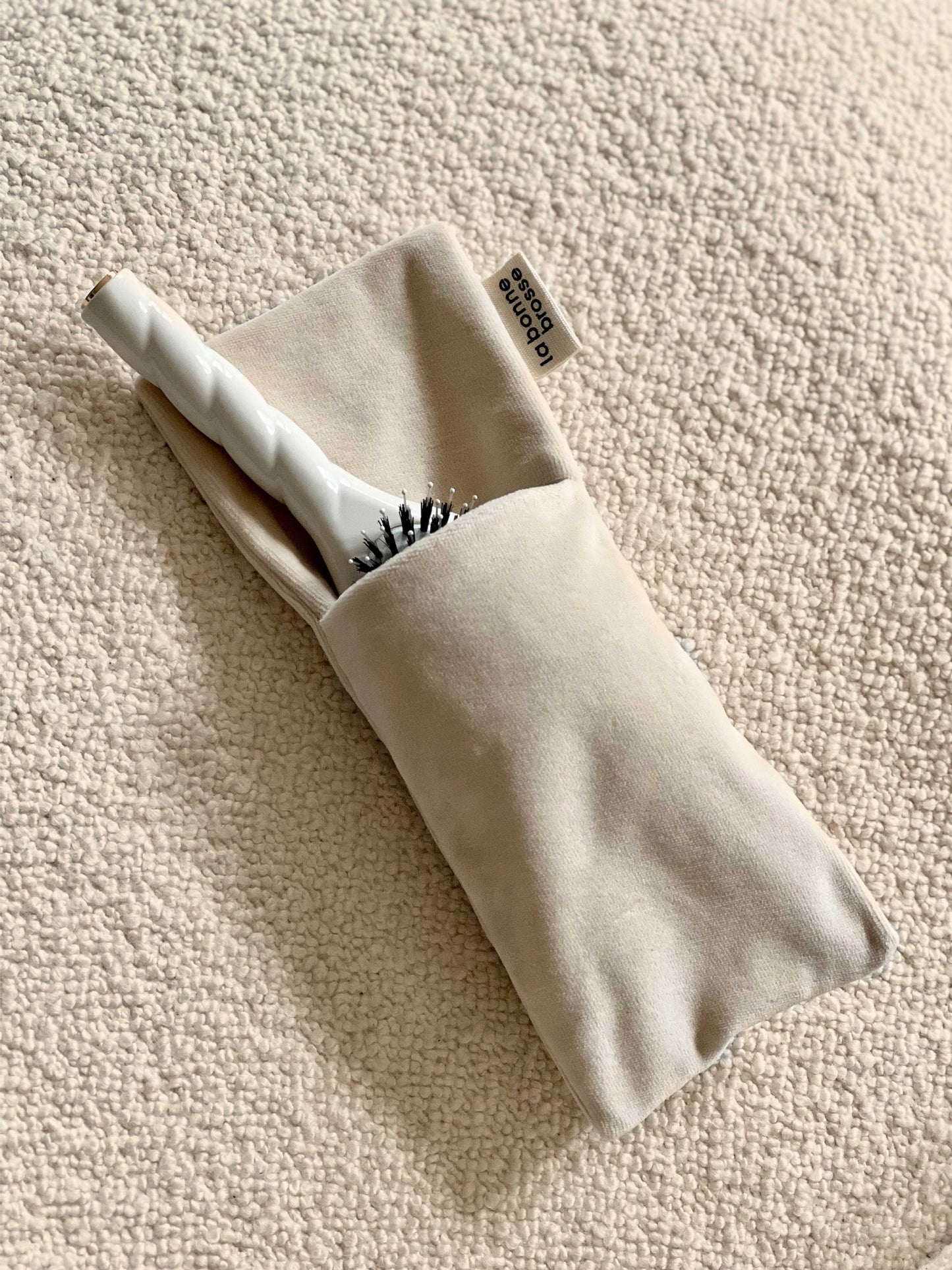 La Pochette "Grande Brosse" Blanc Crème
