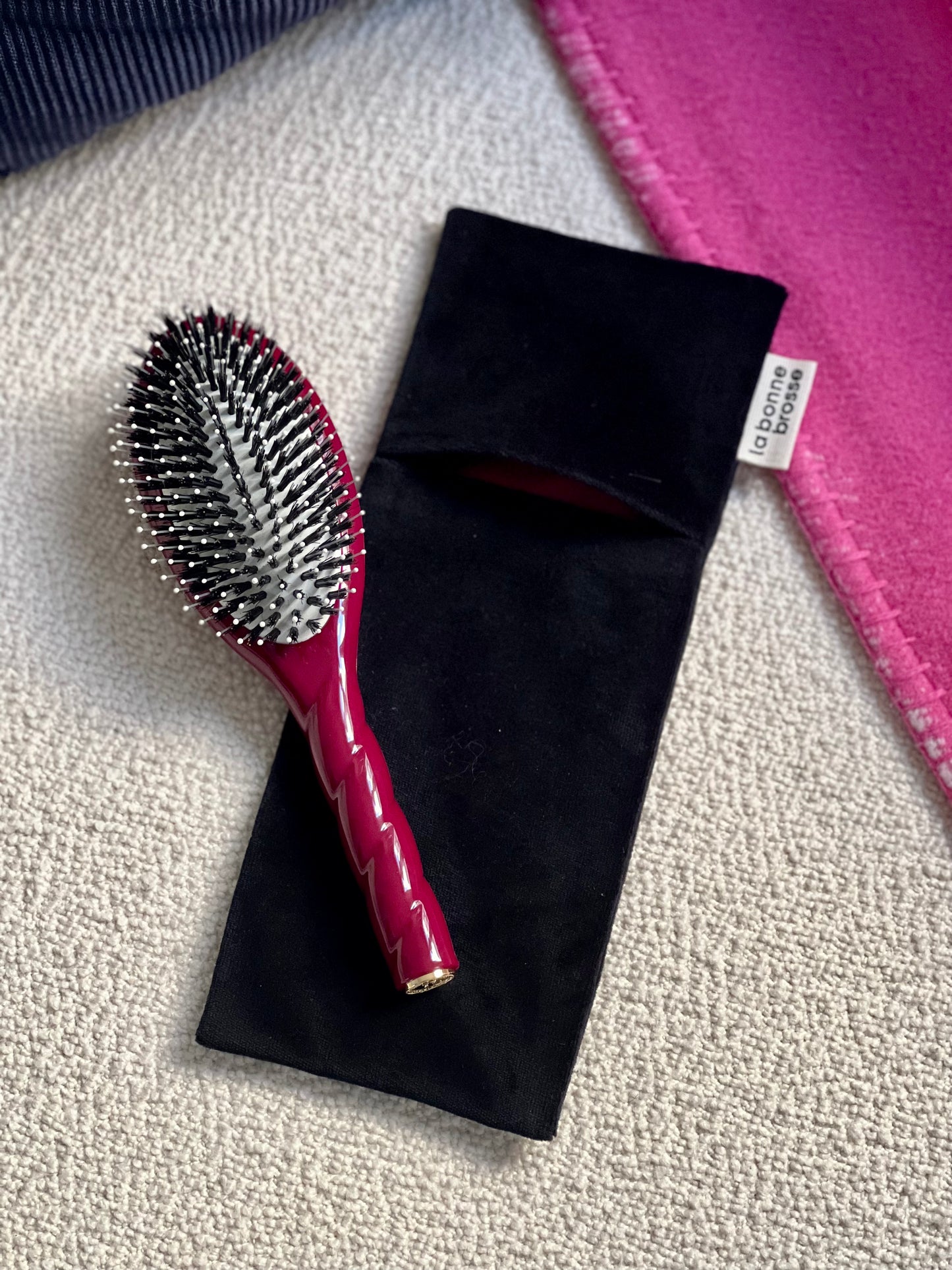La Pochette "Grande Brosse" Noire