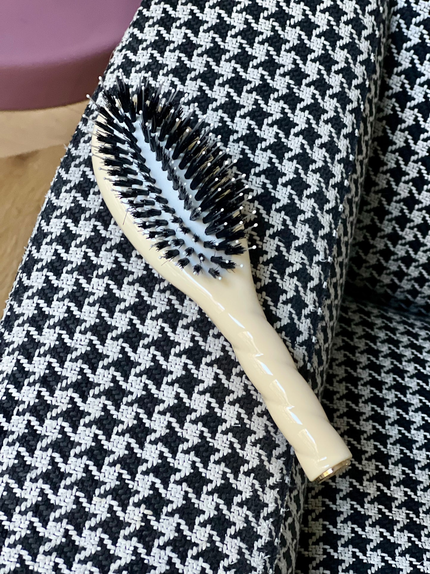 N.03 La Petite Brosse Cuir Chevelu Sensible l'Indispensable Douceur Ivoire Cair