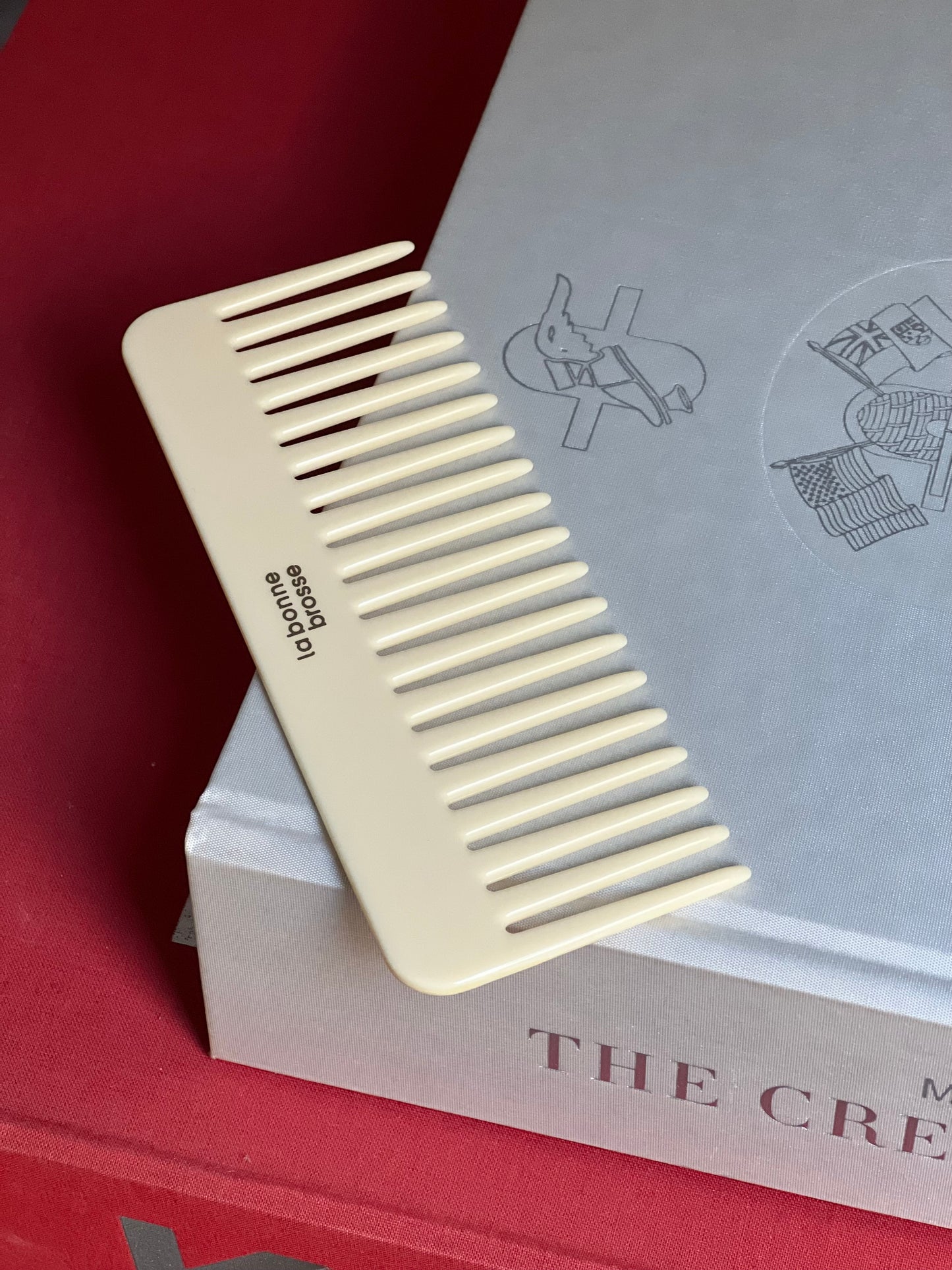 The Large Detangling Comb in Acetate Ivory Cair
