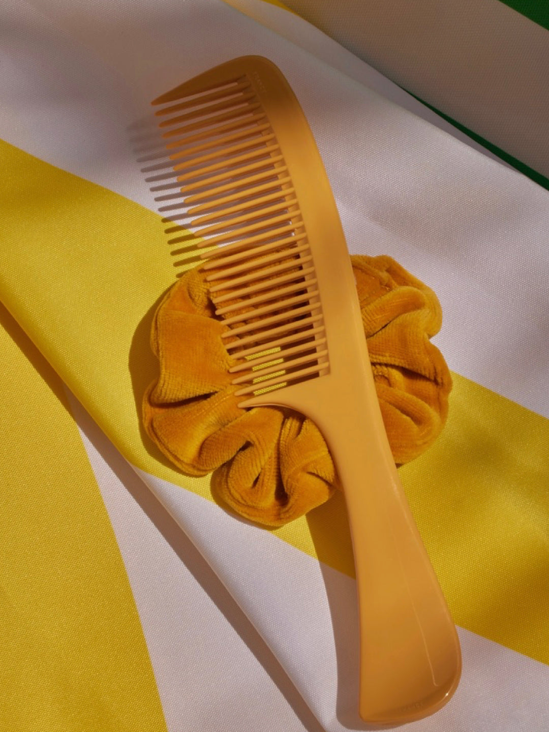 The Handle Comb in Acetate Saffron Yellow