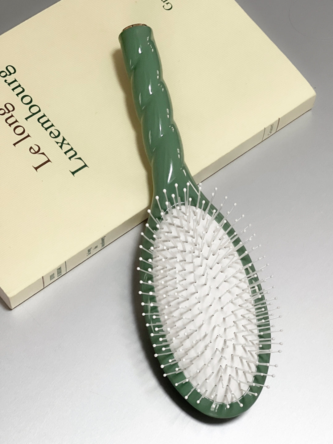 N.04 La Brosse Démêlante & Massante La Miracle Vert Amande