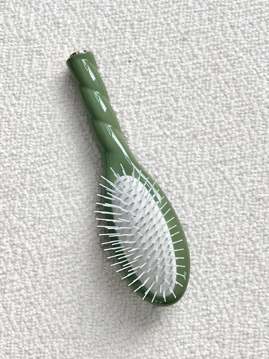 N.07 La Petite Brosse Démêlante & Stimulante l'Intense Vert Amande