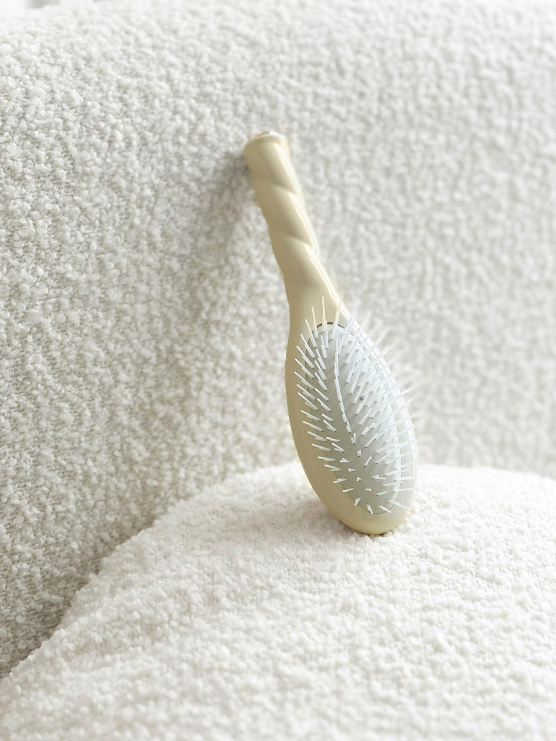 N.07 La Petite Brosse Démêlante & Stimulante l'Intense Blanc Crème