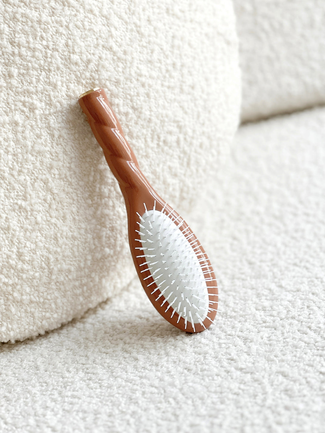 N.07 La Petite Brosse Démêlante & Stimulante l'Intense Terracotta