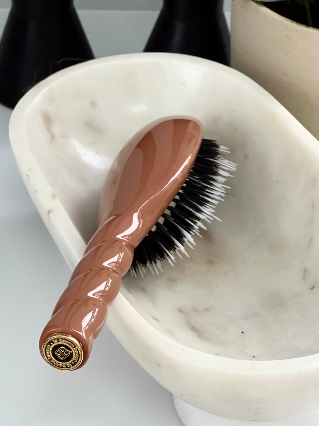 N.02 The Care & Detangling Hair Brush THE ESSENTIAL Terracotta