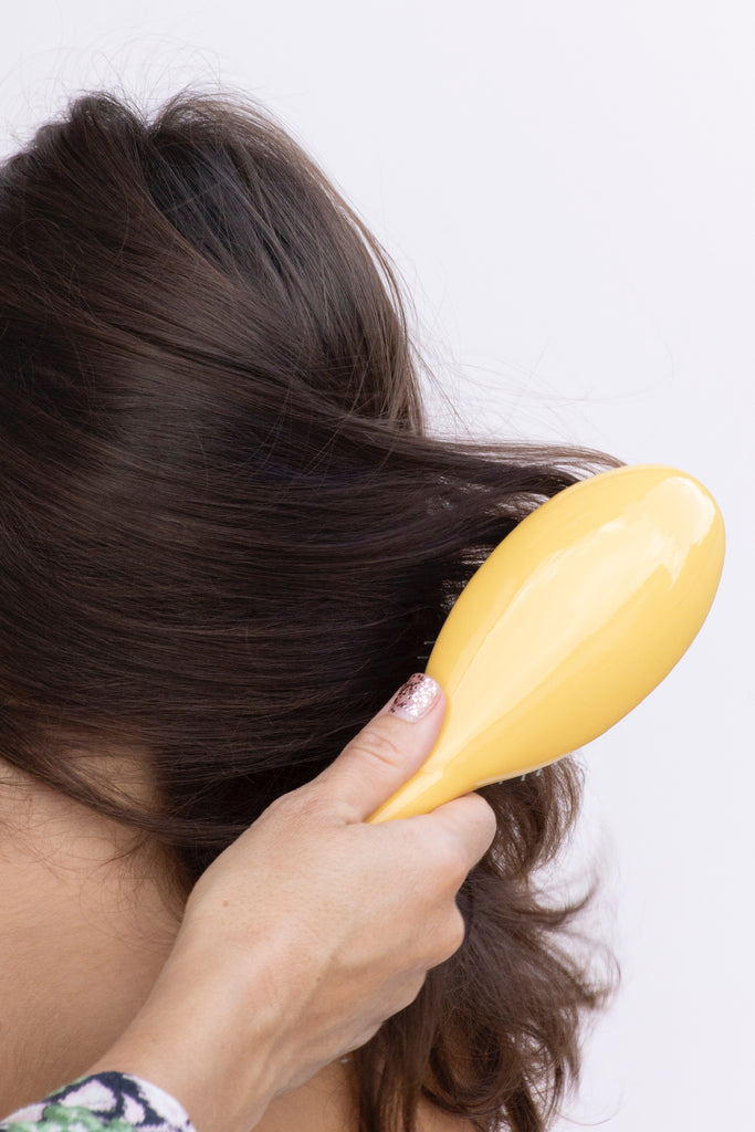 Brushing your hair : mistakes that you should avoid