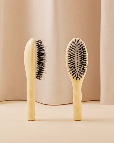 N.02 La Petite Brosse Démêlante & Soin l'Indispensable Ivoire Cair - Image 1