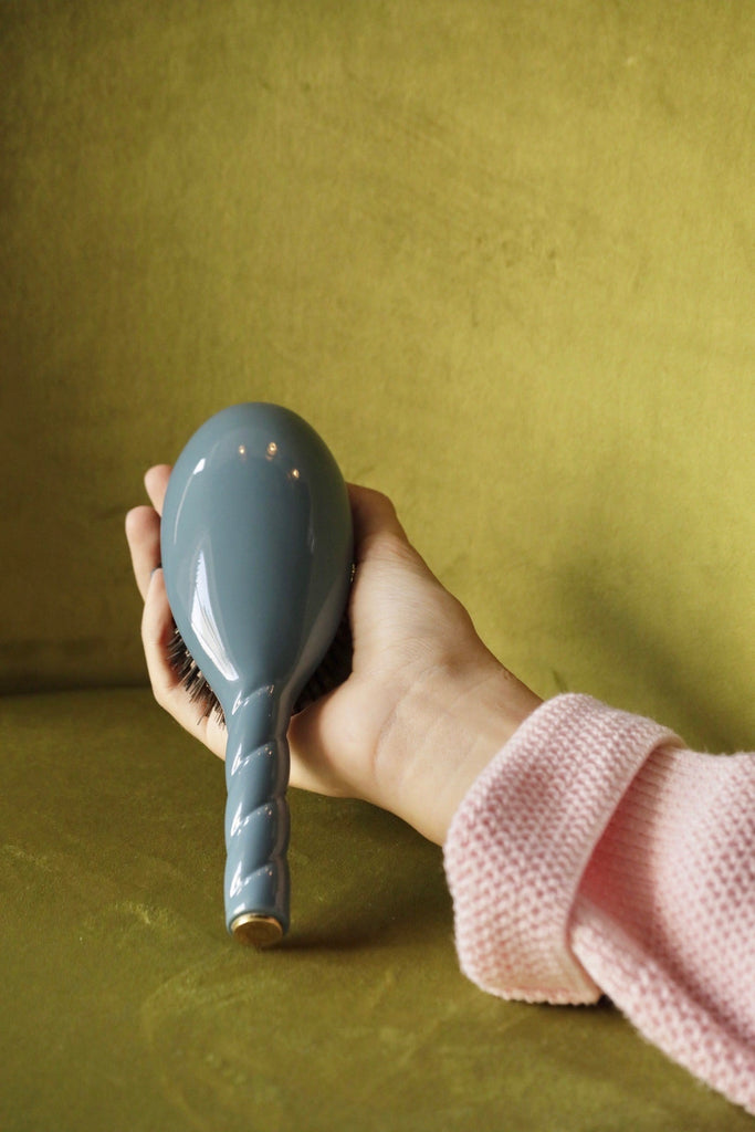 Design brosse à cheveux bleux