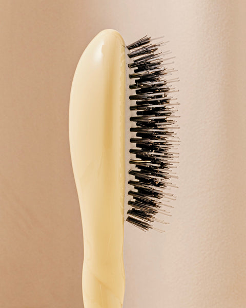 N.02 La Petite Brosse Démêlante & Soin l'Indispensable Ivoire Cair - Image 2