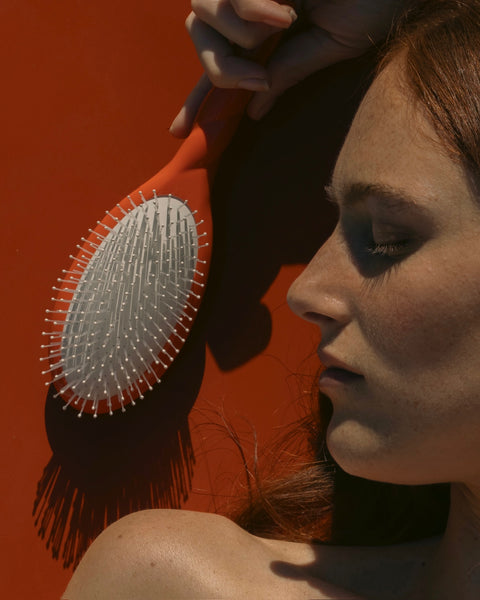 Limited Edition N.04 The Seventies Orange Miracle Detangling Massaging Brush - Image 2