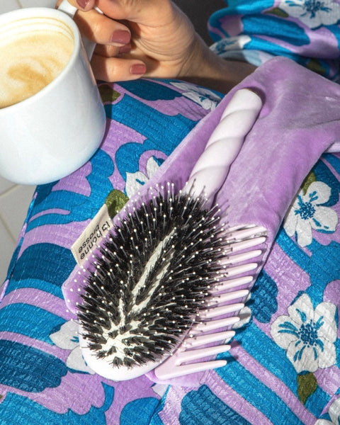 N.03 La Brosse Cuir Chevelu Sensible l'Indispensable Douceur Rose Lilas - Image 2