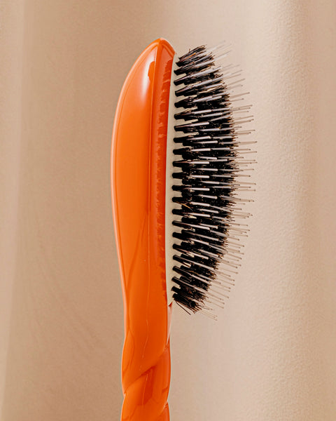 Limited Edition N.02 The Essential Orange Seventies Detangling &amp; Care Brush - Image 3