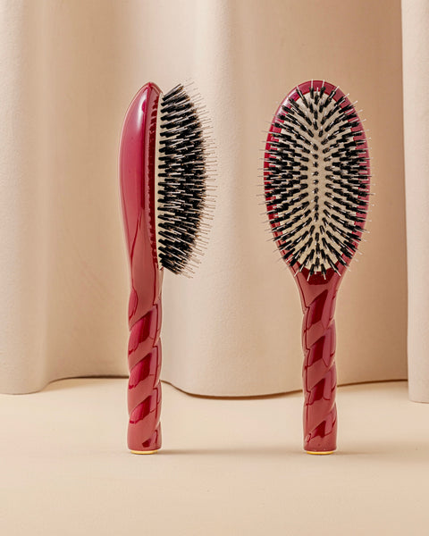 N.02 La Brosse Démêlante & Soin l'Indispensable Rouge Cerise - Image 1