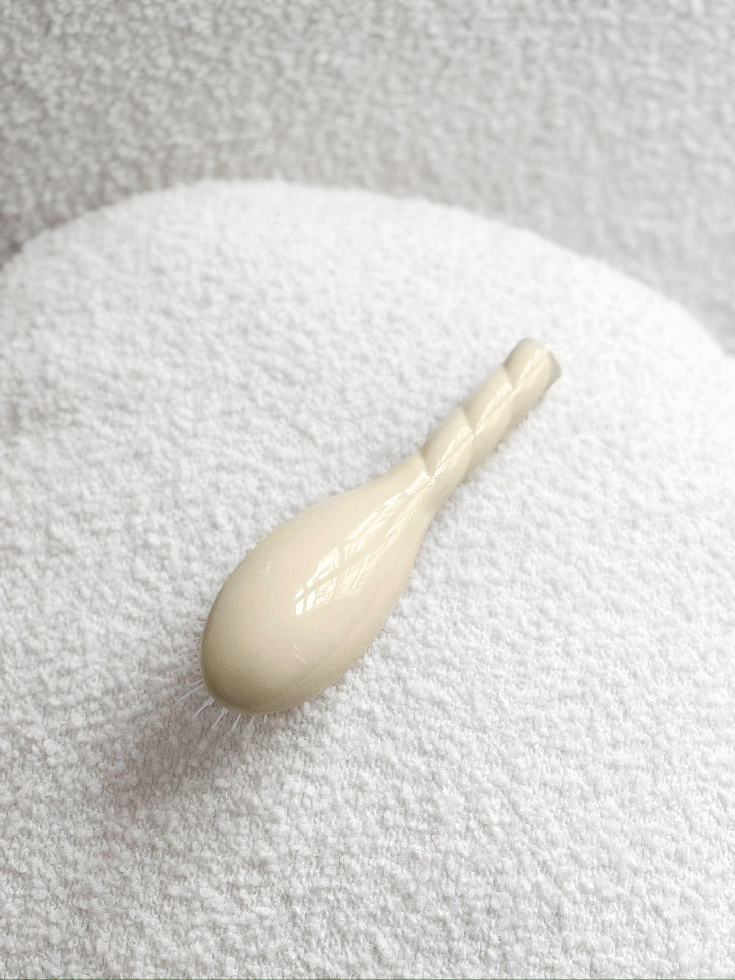 N.07 La Petite Brosse Démêlante & Stimulante l'Intense Blanc Crème