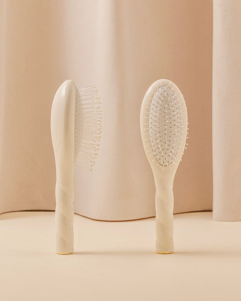 N.04 La Petite Brosse Démêlante & Massante La Miracle Blanc Crème - Image 1