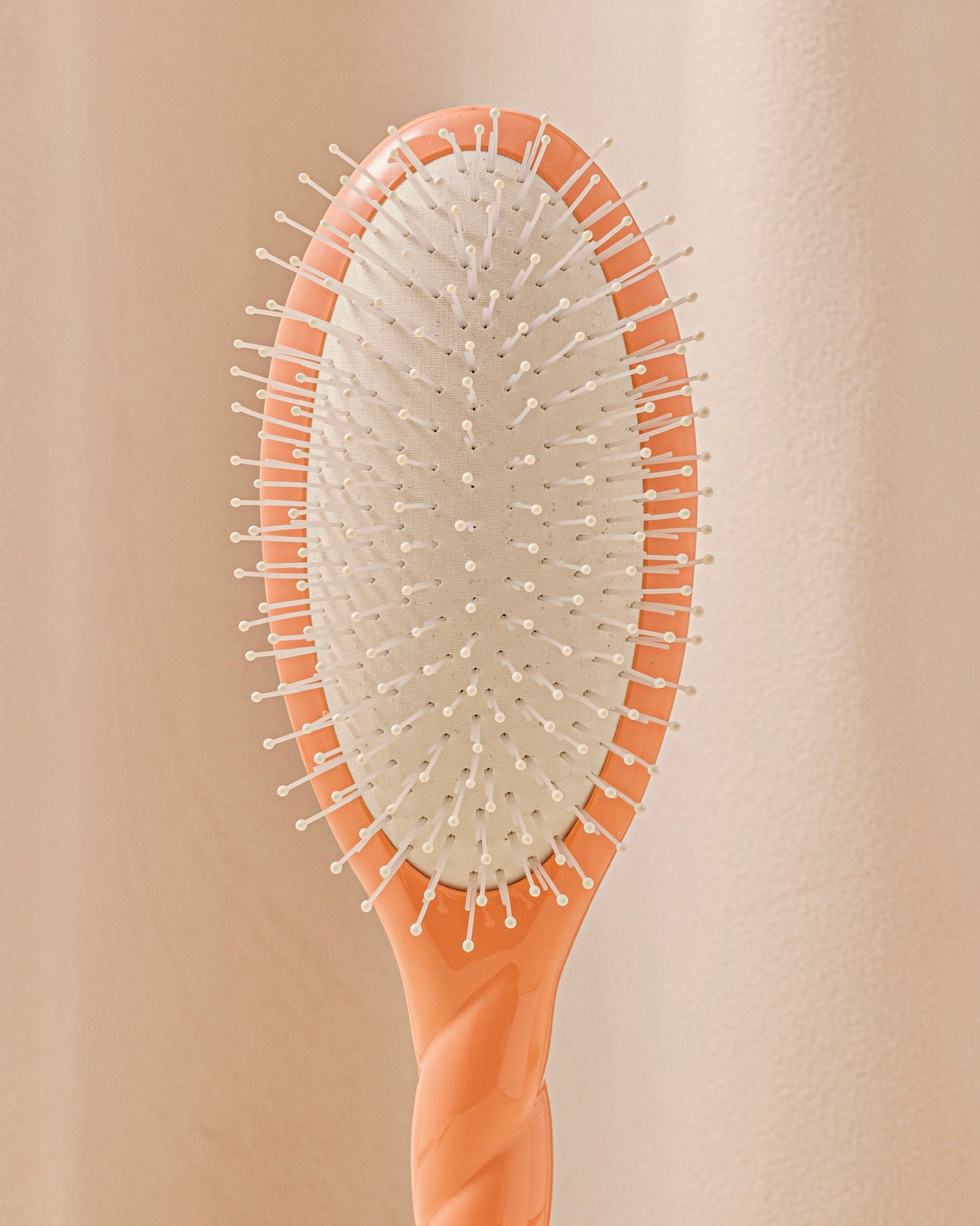 N.04 La Brosse Démêlante & Massante La Miracle Corail