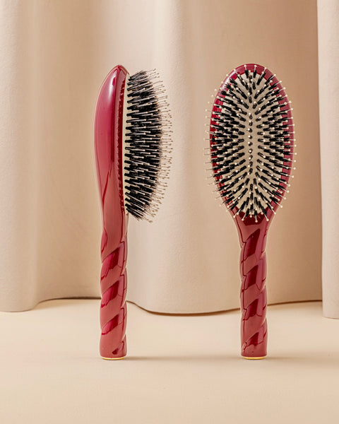 N.03 La Brosse Cuir Chevelu Sensible l'Indispensable Douceur Rouge Cerise - Image 1