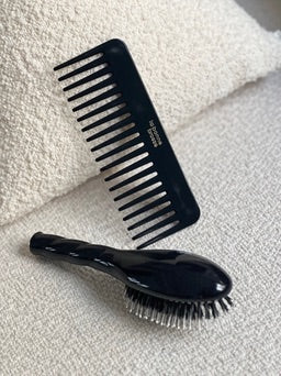 Black Édition The Large Detangling Comb in Acetate