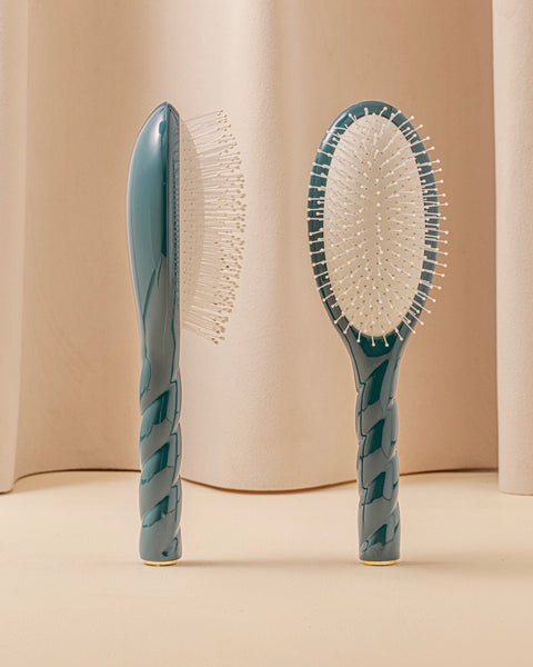 N.04 La Brosse Démêlante & Massante La Miracle Bleu Encre - Image 1
