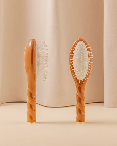 N.04 La Petite Brosse Démêlante & Massante La Miracle Terracotta - Image 1