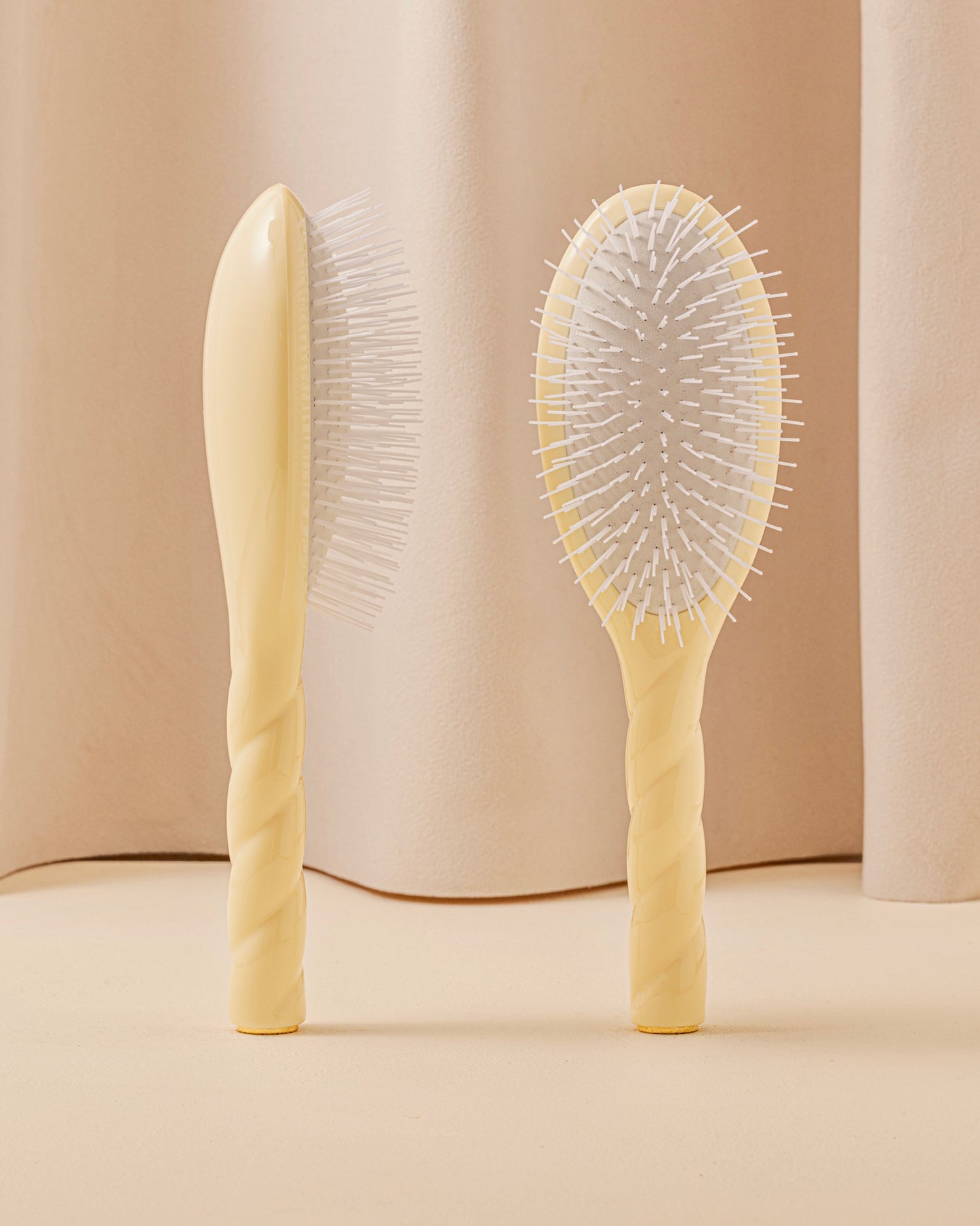 N.07 La Brosse Démêlante & Stimulante l'Intense Ivoire Cair