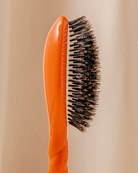Limited Edition N.01 The Universal Shine Care Brush Orange Seventies - Image 3