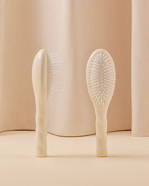 N.07 La Petite Brosse Démêlante & Stimulante l'Intense Blanc Crème - Image 1