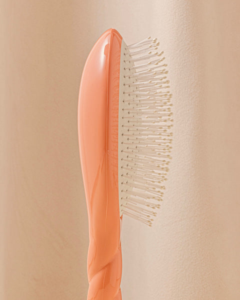 N.04 La Brosse Démêlante & Massante La Miracle Corail - Image 3