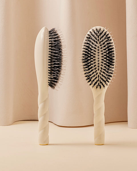 N.02 La Brosse Démêlante & Soin l'Indispensable Blanc Crème - Image 1